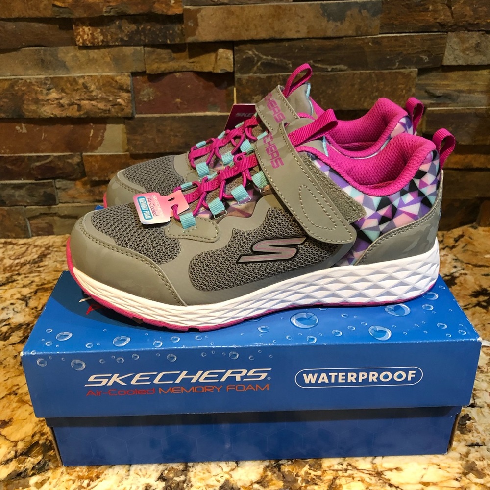 SKECHERS GIRL'S TREAD LITE SNEAKER